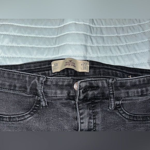 Hollister size 5 pants - Picture 3 of 6